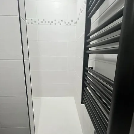 Cosy Pour 2 Personnes A * טוייר